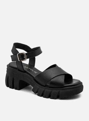 Sandália em Couro Tratorada Maitê Preto