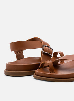 Sandália Papete em Couro Caramelo com Fivela e Dedeira