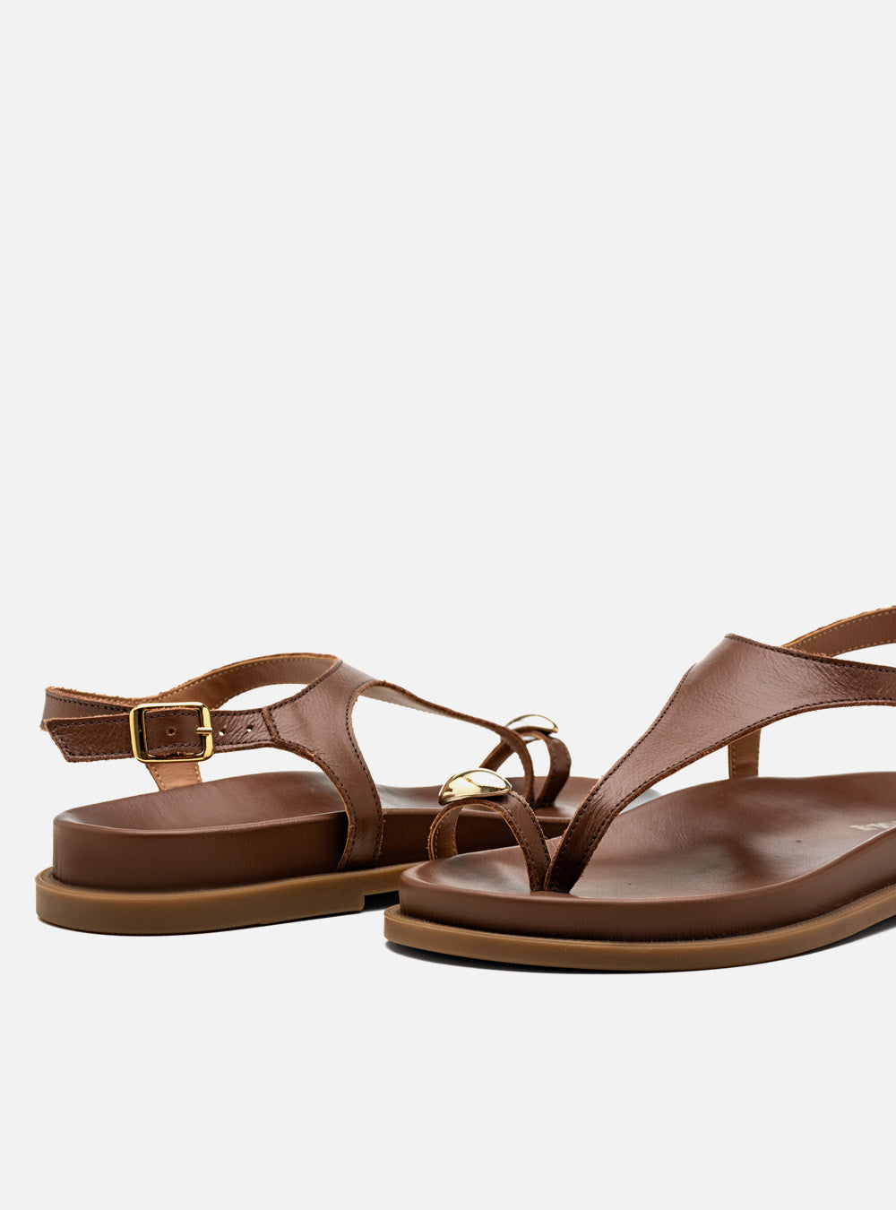 Sandália Papete em Couro Marrom Dedeira Metal