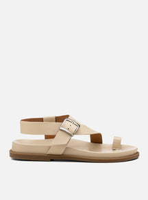 Sandália Papete em Couro Off White com Fivela e Dedeira