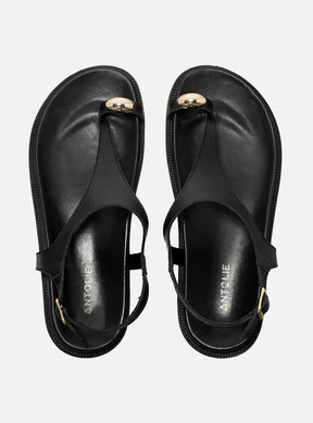Sandália Papete em Couro Preta Dedeira Metal