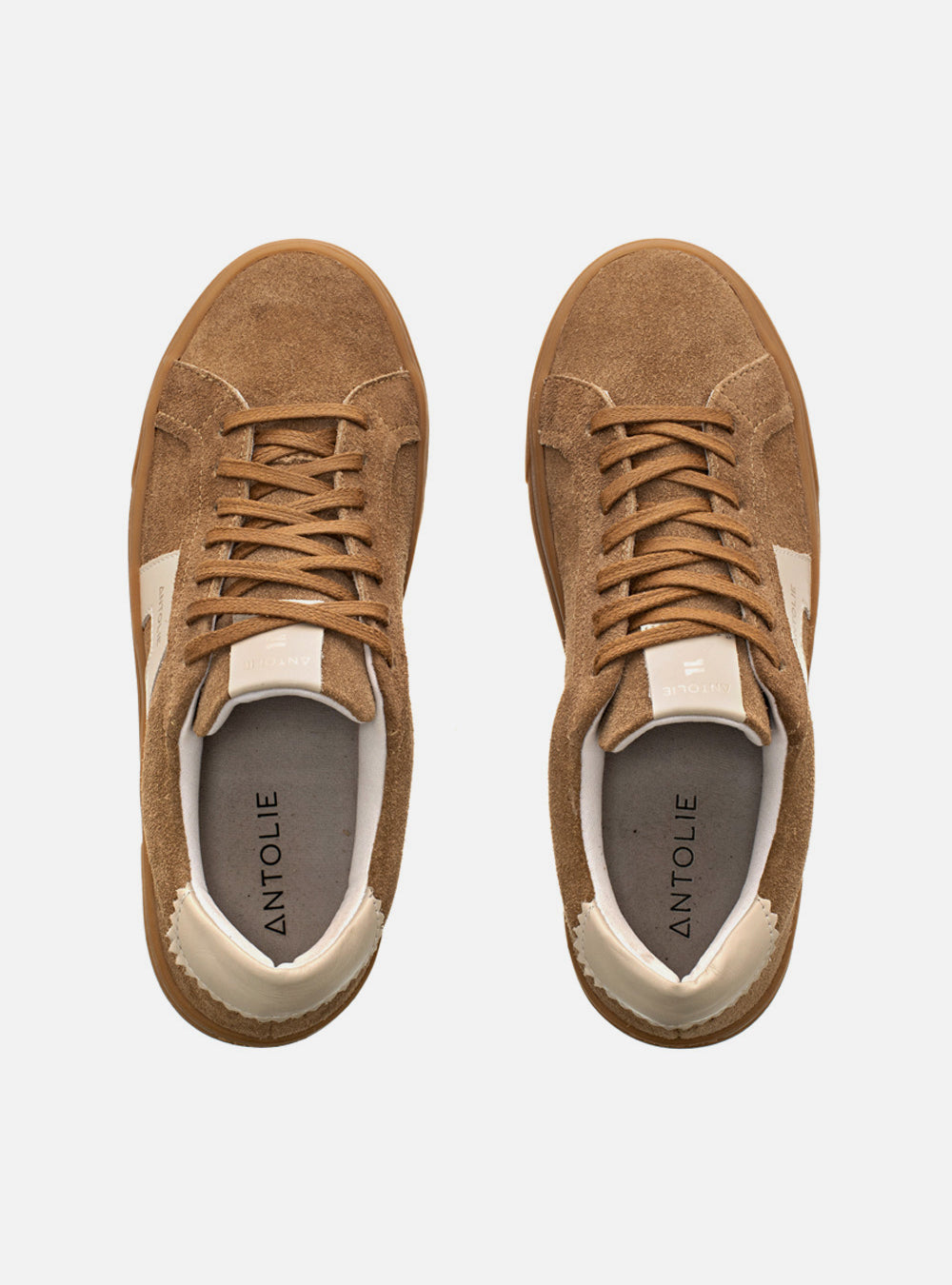 Tênis em Couro Camurça Caramelo Icon