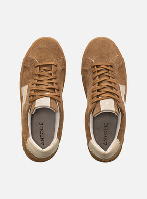 Tênis em Couro Camurça Caramelo Icon