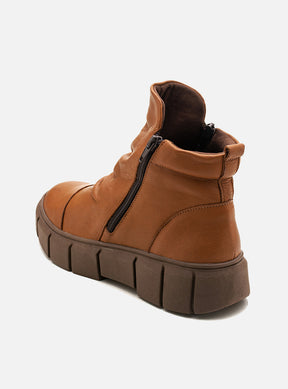 Tênis em Couro Cano Alto Jade Caramelo