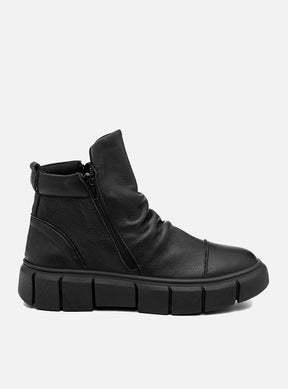 Tênis em Couro Cano Alto Jade Preto