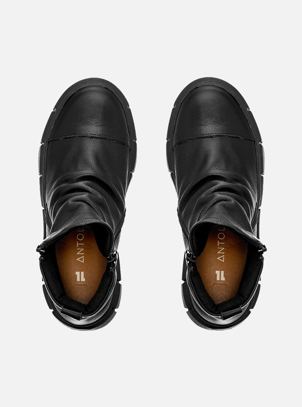 Tênis em Couro Cano Alto Jade Preto