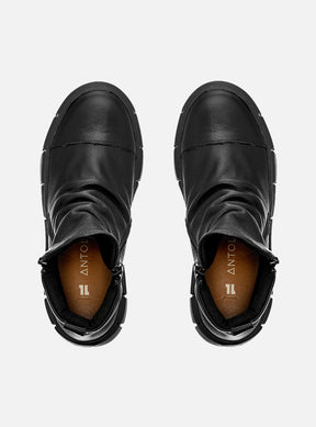 Tênis em Couro Cano Alto Jade Preto