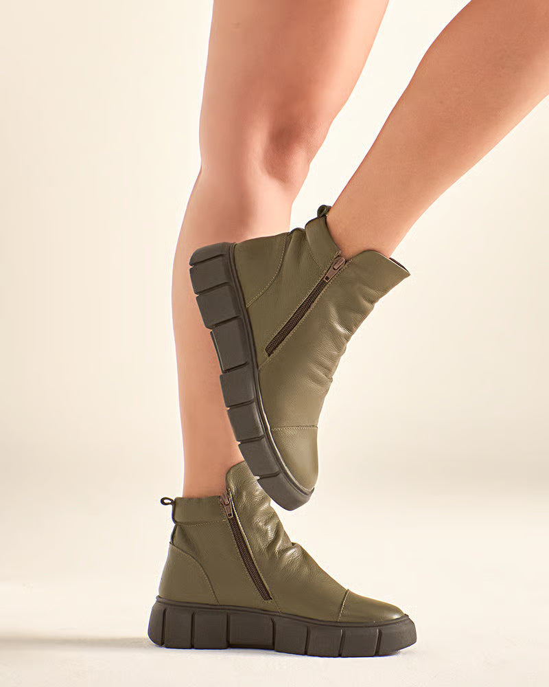 Tênis em Couro Cano Alto Jade Verde Militar