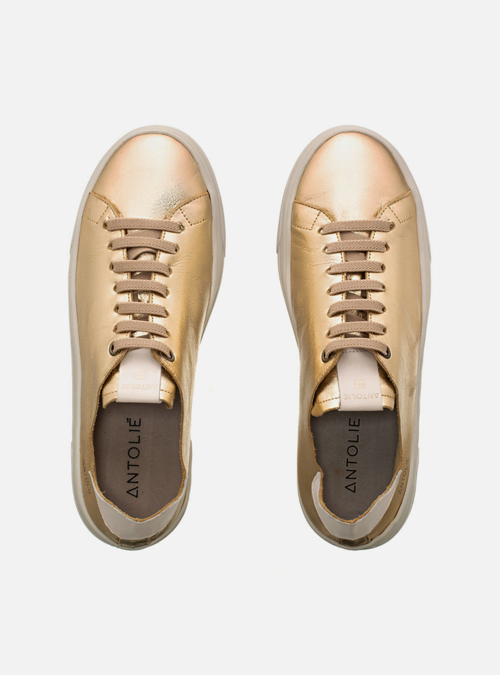 Tênis em Couro Dourado Elástico Basics