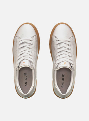 Tênis em Couro Prata Casual