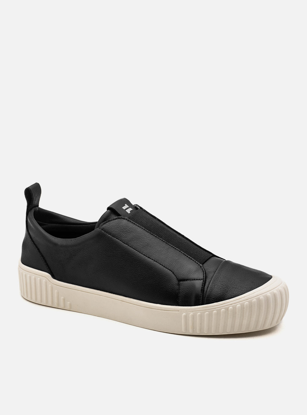 Tênis em Couro Slip On Olivia Preto